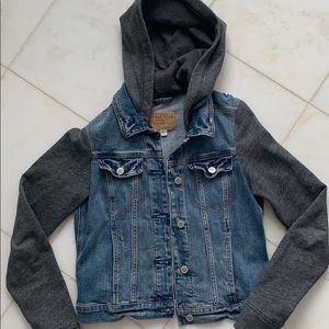 Hollister Women’s Jean Jacket Size Small
